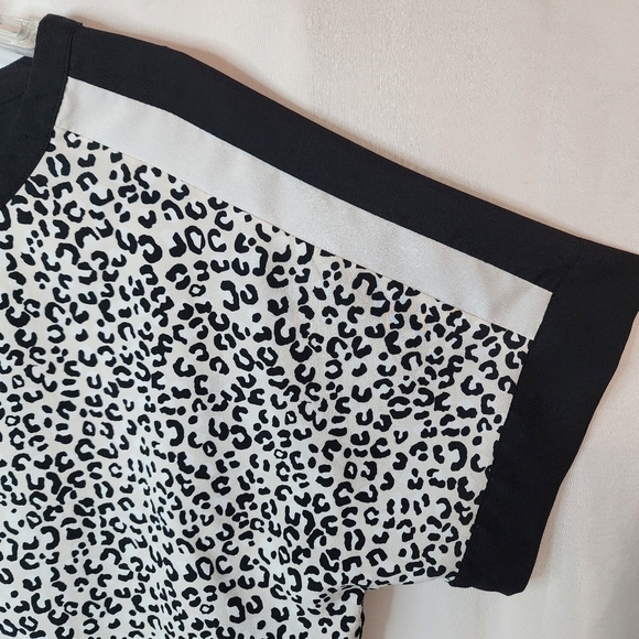 💘DKNY Womens Black and White Leopard Print Short Sleeve Blouse Size XL - Picture 3 of 6